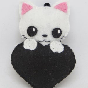 Porte clé chat, mignon, dans un coeur, en feutrine, fait main, cadeau amoureux Noir