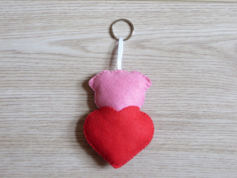 Peluche cochon, cadeau d'amour, mignon, dans un coeur, en feutrine, fait main, à suspendre image 4