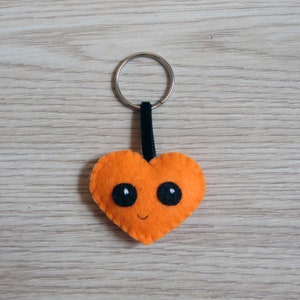 Porte clé coeur, rouge, orange, rose ou bordeau, kawaii, en feutrine, fait main, petit cadeau pour dire je t'aime Orange