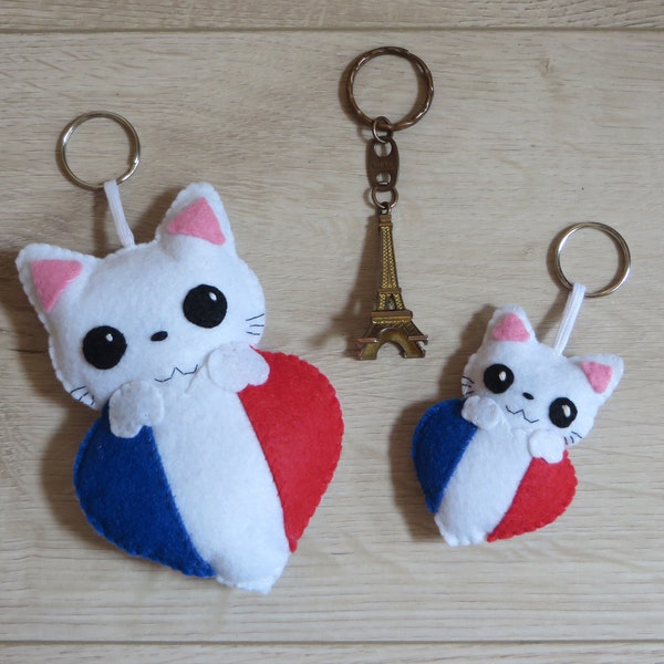 Porte-clef chat, peluche chat kawaii, dans un drapeau français, en feutrine, fait main, supporters français, jeux olympiques Paris 2024