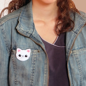 Broche feutrine, chat blanc, kawaii, petit cadeau fait main image 6