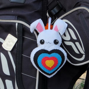 Archery quiver ornament, kawaii rabbit plush, in an archery target, in felt, handmade image 5