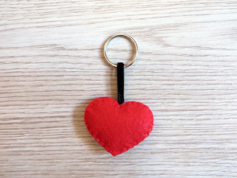 Felt keychain, kawaii heart, small gift for valentines day, cute accessorie, handmade image 8