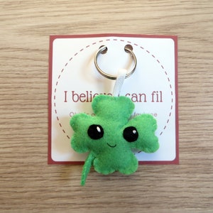 Porte-clef trèfle à 4 feuilles, kawaii, en feutrine, bijou de sac fait main, cadeau porte bonheur vert clair