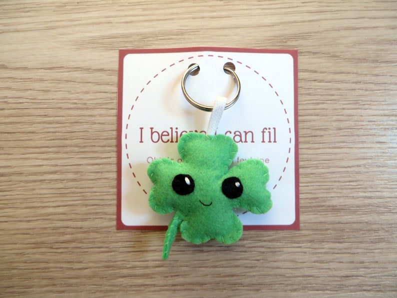 Porte-clef trèfle à 4 feuilles, kawaii, en feutrine, bijou de sac fait main, cadeau porte bonheur vert clair