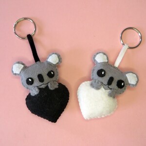 Porte clé koala dans un coeur, peluche kawaii, en feutrine, fait main, idée cadeau pour la fête des mères image 8