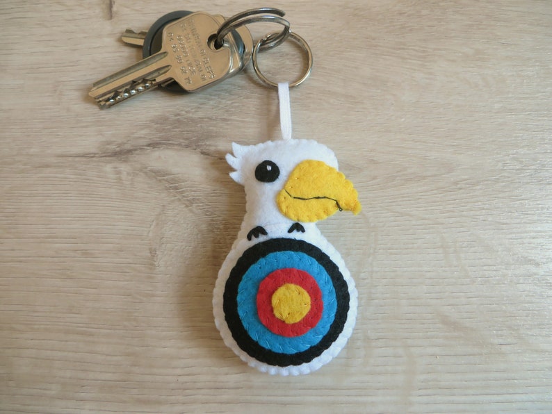 Eagle archery, kawaii keychain, in a target, in felt, handmade, archery lover gift image 5