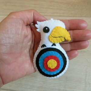 Eagle archery, kawaii keychain, in a target, in felt, handmade, archery lover gift image 6