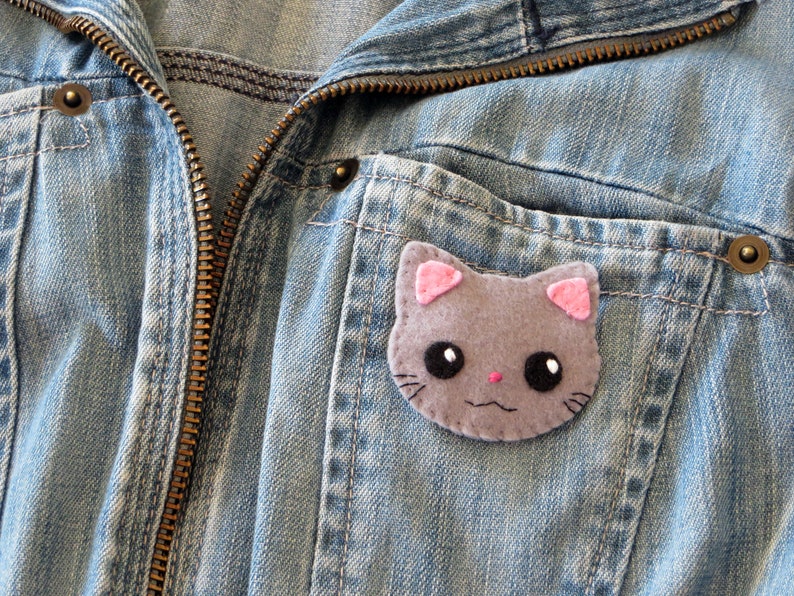 Broche chat gris, kawaii, en feutrine, petit cadeau fait main image 3