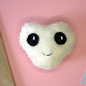 Calin de poche, petite peluche coeur, hug ou calin, Je pense à toi, cadeau femme, doudou de poche reconfortant image 4