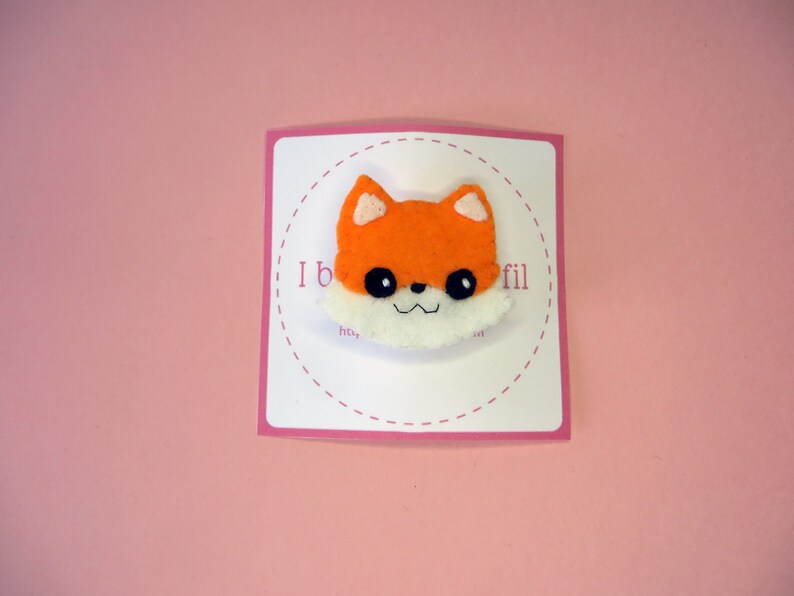 Broche renard, accessoire kawaii, en feutrine, fait main, petit cadeau mignon, plaisir d'offrir made in France image 9