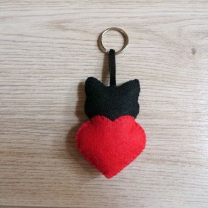 Black cat keychain, kawaii, in felt, handmade, love gift image 6