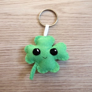 Porte-clef trèfle à 4 feuilles, kawaii, en feutrine, bijou de sac fait main, cadeau porte bonheur image 5