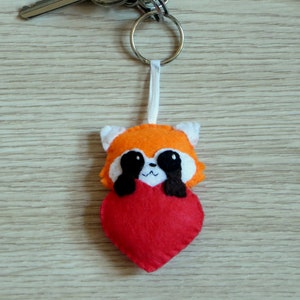 Porte clé panda roux dans un coeur, cadeau amoureux, en feutrine, fait main image 3