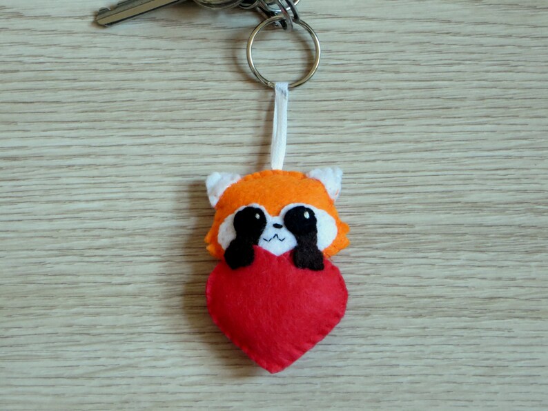 Porte clé panda roux dans un coeur, cadeau amoureux, en feutrine, fait main image 3