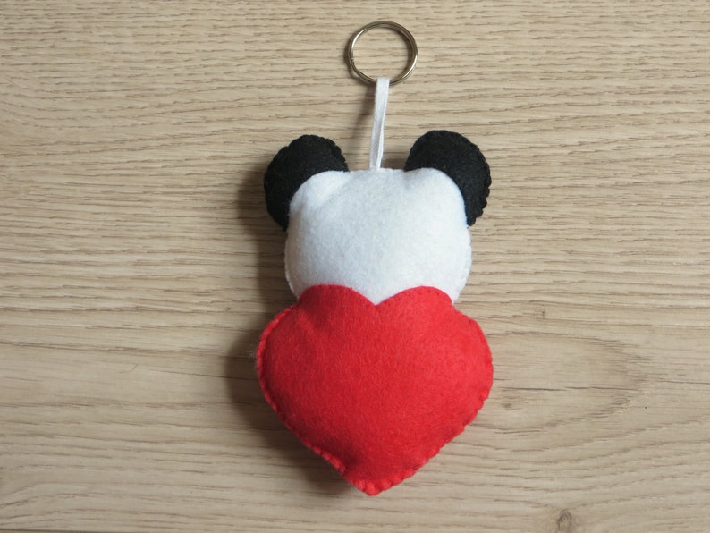 DIY Sewing pattern and tutorial of a felt panda in a heart, english pdf to download image 6