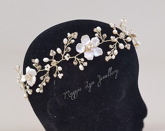 Gold Bridal halo - Gold hair vine - Pearl flower crown, Wedding hair vine, Champagne gold hair piece, Champagne Hair vine, Gold Headpiece.