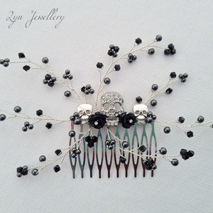 Skull Bridal hair comb - Halloween hair accessories, Gothic hair accessories, Black wedding hair accessories, Gothic hair piece, Gothic hair