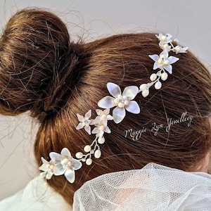 White flower hair piece, White wedding hair accessories, White flower Hair clip, White flower hair vine, White bridal hair accessories, UK