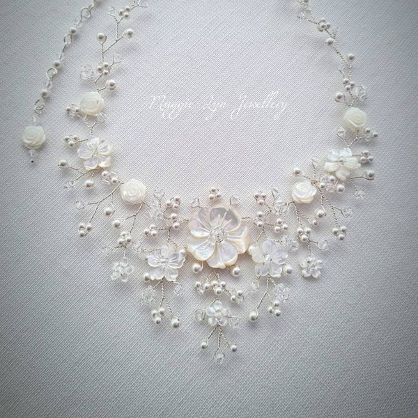 Beau collier de mariée - Collier de mariage - Collier de perles - Collier délicat - Collier en dentelle - Collier en V - Collier arrière