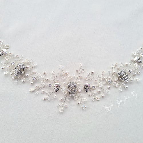 Skull Wedding hair accessories - Skull hair vine - shops Skull headpiece - Gothic hair piece - Skull hair accessories - Gothic headpiece, Goth, UK