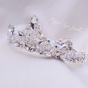 Bridal Tiara crown  - Wedding Tiara - Bridal Crown - Crystal Tiara - Princess tiara - Wedding crown - Disney tiara - Three peak Tiara - Prom