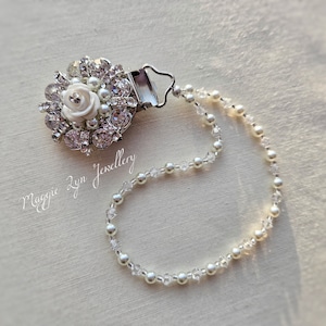 Wedding dress train loop - Wedding dress wrist loop - Wedding train pin - Wedding dress clip - detachable Wedding dress train bracelet,  UK