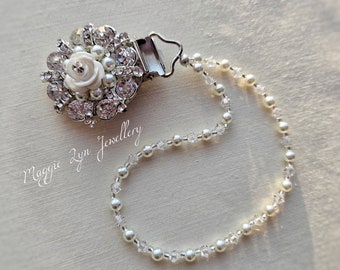 Wedding dress train loop - Wedding dress wrist loop - Wedding train pin - Wedding dress clip - detachable Wedding dress train bracelet,  UK