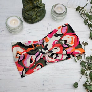 Twist Style Yoga Headband- Patterned Stretch Headband- Retro Flower Pattern Headband- Stretch Headband- Yoga Gift- Workout Headband