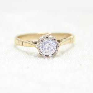 9ct Gold Cubic Zirconia Ring Size 6 1/2 - M 1/2
