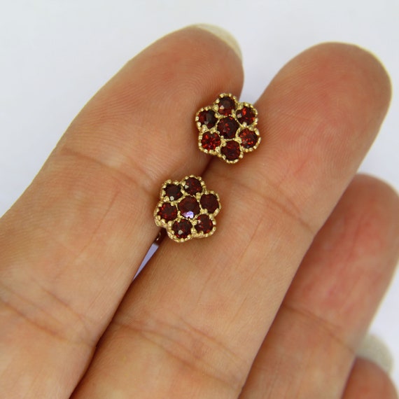 9ct Gold Garnet Cluster Stud Earrings - image 2