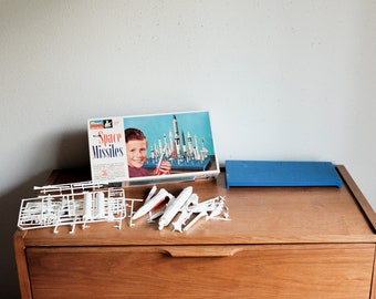 Rare Vintage monogram U.S Space Missiles Model kit in original box
