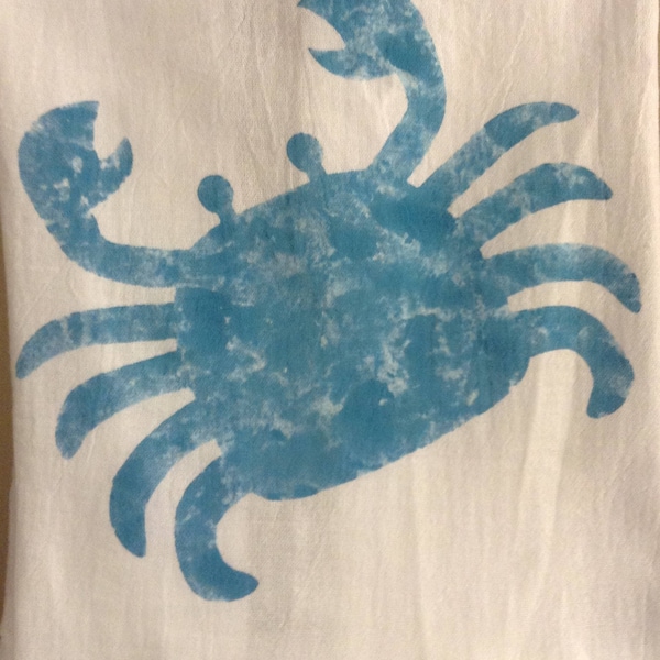 Crab Tea Towel/Beach Linen/Shower Gift/Hostess Gift/100% Flour Sack/ Beach Decor/Nautical Theme/Beach Theme/Lake House Decor/Hostess Gift