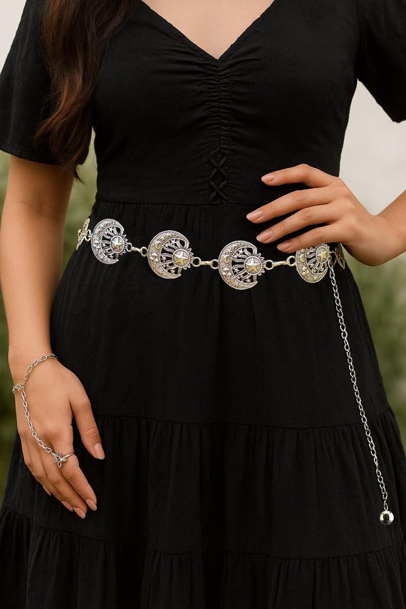 Boho Moon & Star Chain Belt: Celestial Waist Jewelry - Etsy display picture 3