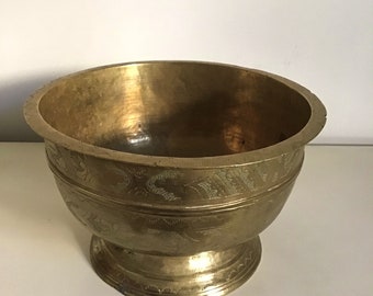 Antique bronze bowl carved | Indonesia. Betel ceremonial bowl