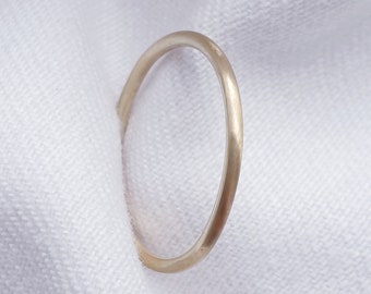 Ring Solid Gold 14krt Matte / Golden Minimal Ring / Dainty / Ringstack / Simple / Alternative weddingring / handcrafted / Tiny