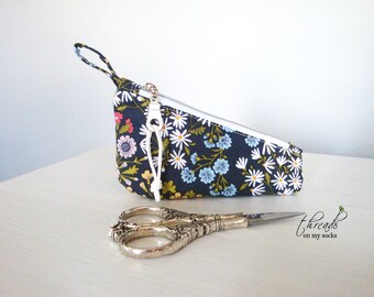 Handmade Scissor Pouch, Scissor Storage, Daisy Pouch, Navy Blue, Sunshine and Chamomile