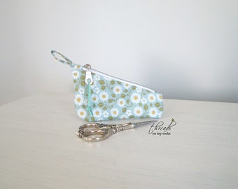 Handmade Scissor Pouch, zipper pouch, scissor storage, Daisy Pouch