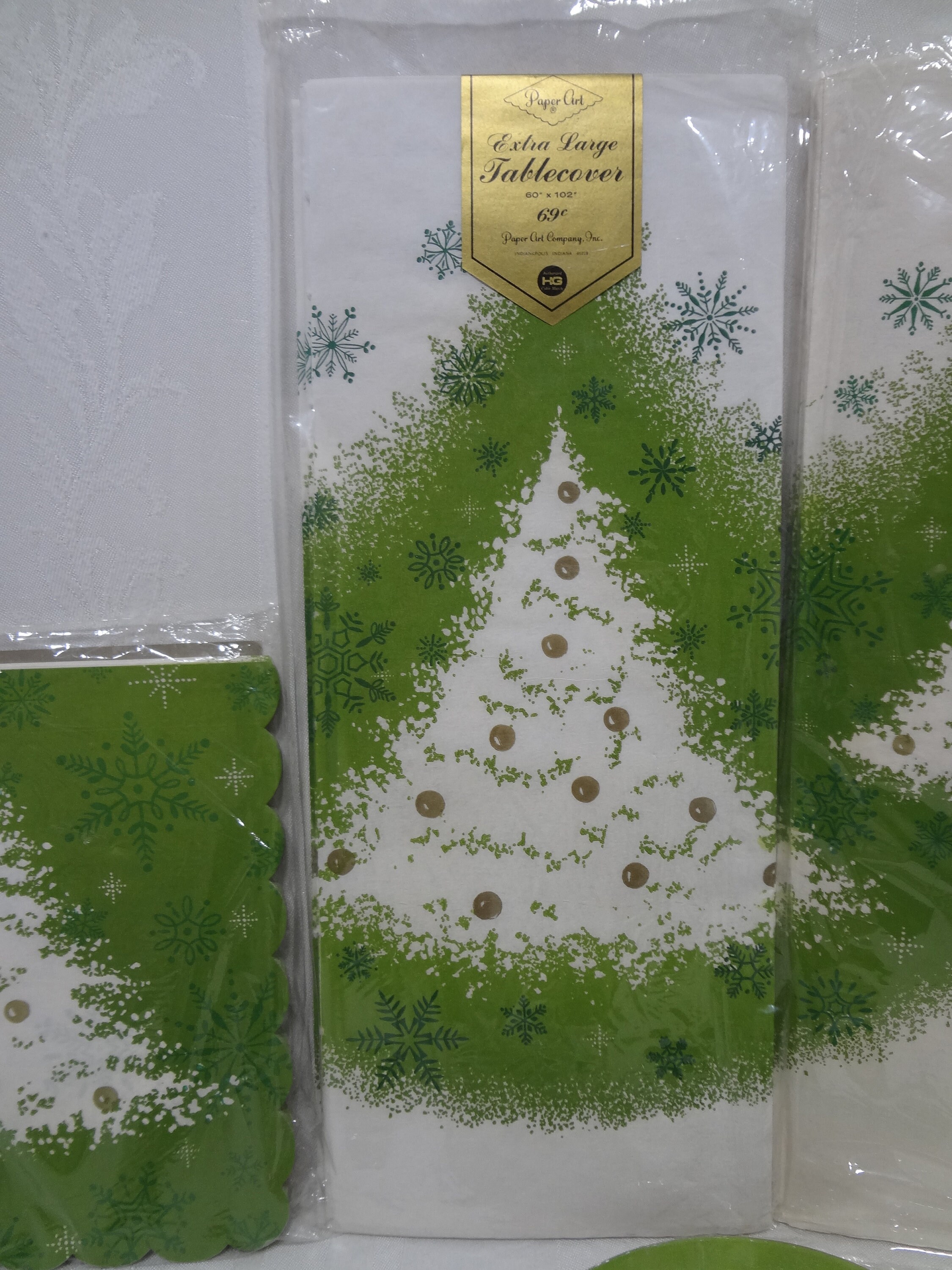 Vintage Christmas Paper Tableclothsnapkinsplates NEW Green Gold White