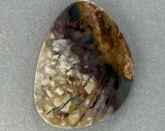 Morrisonite Jasper Cabochon  43 x 32 mm Leaf Shaped Triangular Designer