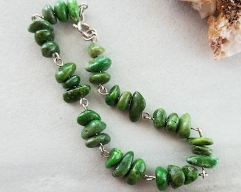 Green magnesite gemstone sterling silver bracelet - Stone chip link bracelet - Wire wrapped arm accessory - Casual weekend wear