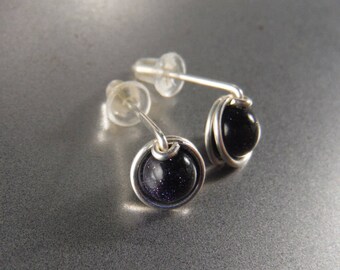 Blue goldstone sterling silver studs - Simple black and purple round stone earrings - Minimalistic ear accessory - Wire wrapped post jewelry