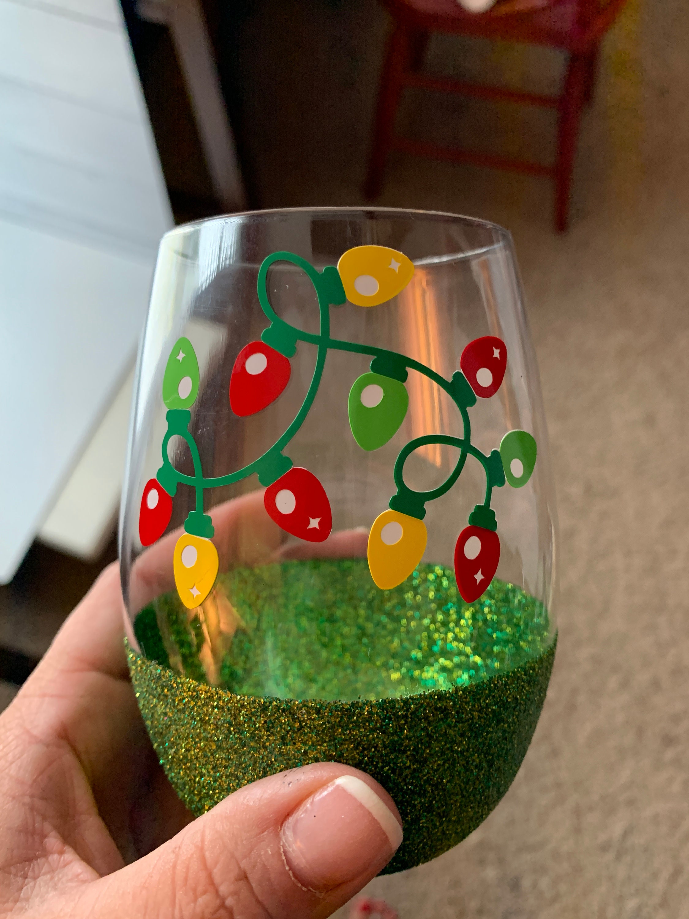 DIY Personlized Holographic GLITTER wine glasses - GNO