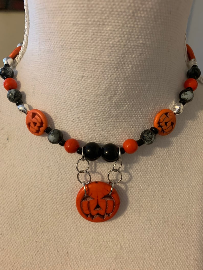 Halloween pumpkin necklace creepy. goth Eerie jewelry beaded necklace Halloween pumpkin choker
