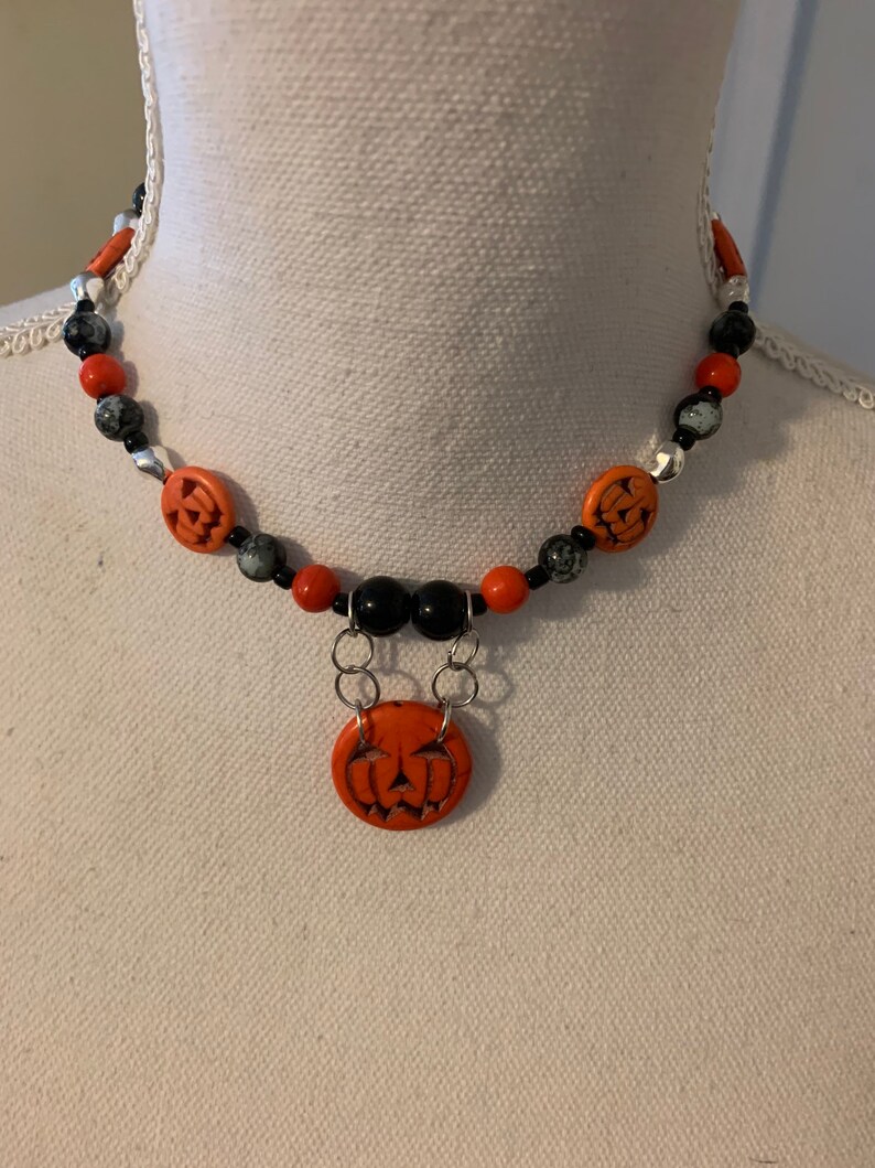 Halloween pumpkin necklace creepy. goth Eerie jewelry beaded necklace Halloween pumpkin choker