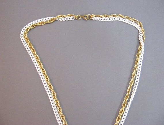 Vintage 70's large white Turtle necklace on 18" c… - image 3