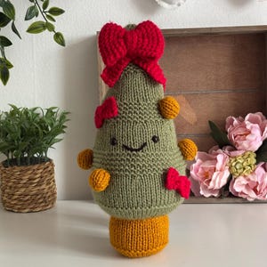 Chrissie Christmas Tree KNITTING PATTERN / Holiday Decor Plushie tutorial / Knitted Amigurumi Festive Gift / PDF Download