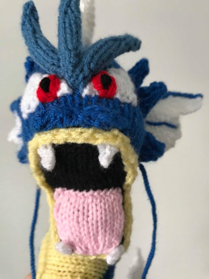 Gyarados Pokemon Strickanleitung Stofftier Pokemon Amigurumi Häkeltier Kuscheltier Strickanleitung Drache Plüschtier niedlich Bild 2