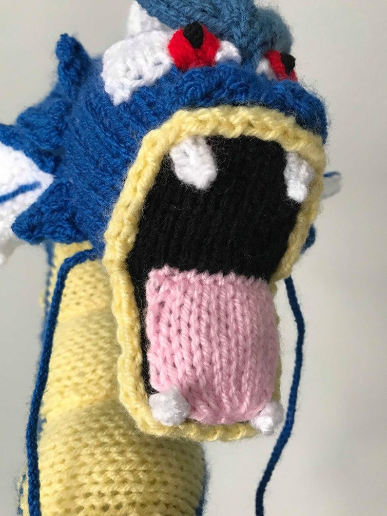 Gyarados Pokemon Strickanleitung Stofftier Pokemon Amigurumi Häkeltier Kuscheltier Strickanleitung Drache Plüschtier niedlich Bild 6