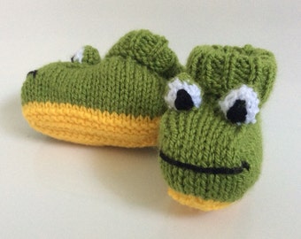 Frog baby booties knitting pattern animal baby boots shoes socks boy baby girl baby slippers winter gift